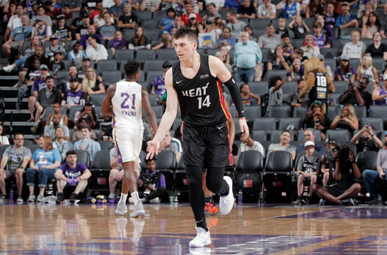 篮板抢夺 篮板抢夺